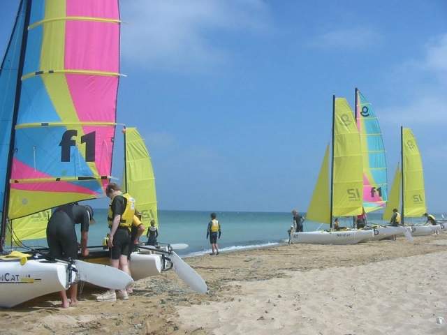  Nautische Ausrüstung und Katamaran in Calvados 